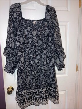 The Pioneer Woman Black and White Floral Square-Neck Ruffle Sleeve Tunic Dress